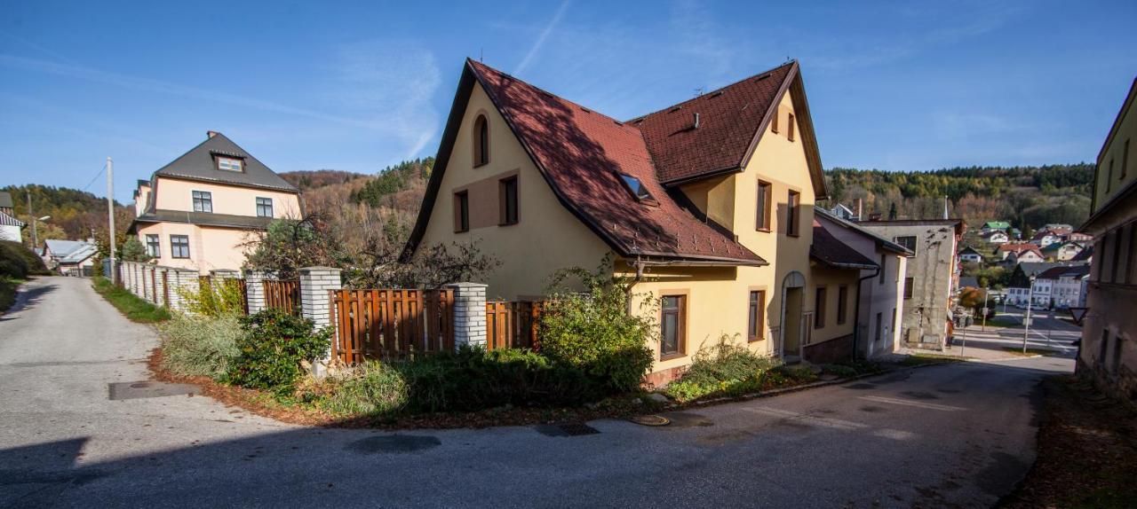 Vegzion - Vegan B&B Svoboda nad Úpou Exteriör bild